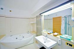 La Tonnara - foto 12 (Luxury Room Bathroom)