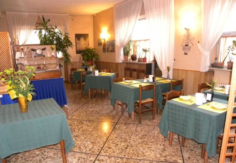 Photo HOTEL SUSA & STAZIONE a SUSA