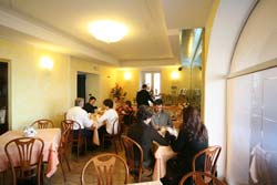 Photo HOTEL  UNGHERIA DAL 1946 a VARESE