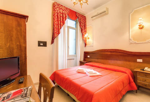 Photo HOTEL CAMBRIDGE  a ROMA