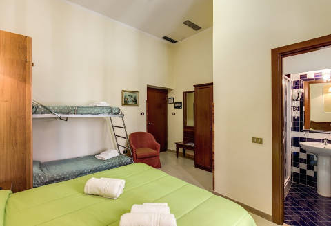 Photo HOTEL CAMBRIDGE  a ROMA