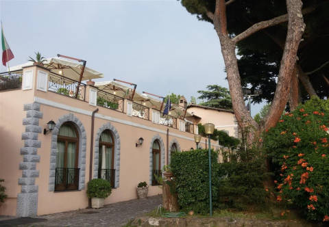 Photo HOTEL  RISTORANTE VILLA ICIDIA a FRASCATI