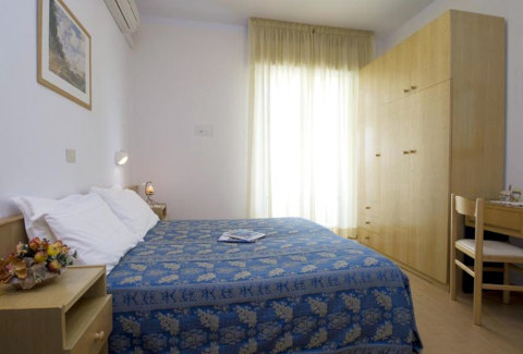 Foto HOTEL  NIVES di RICCIONE