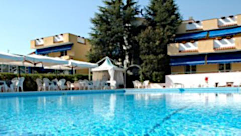 Seven Hotel Residence - foto 1 (Piscina)