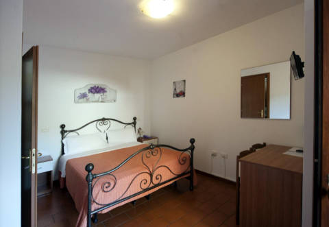 Photo HOTEL ATHENA  a SPOLETO