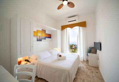 Photo HOTEL  LA MANDORLA a BARANO D'ISCHIA