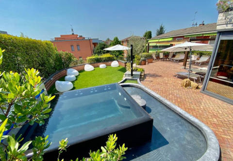 Photo HOTEL ADMIRAL  VILLA ERME a DESENZANO DEL GARDA