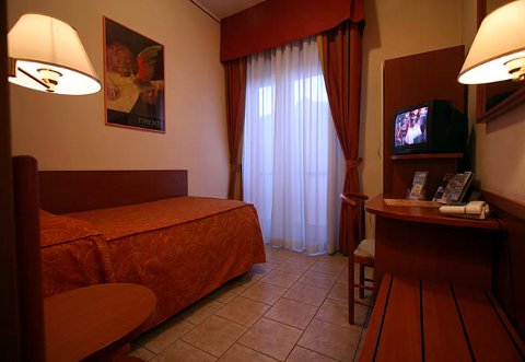 Photo HOTEL  VALMARINA a CALENZANO