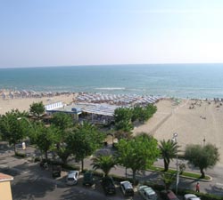 Foto HOTEL PETITE FLEUR di ALBA ADRIATICA