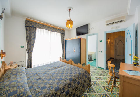 Photo HOTEL ALBERGO PENSIONE B&B RIVIERA a MAIORI