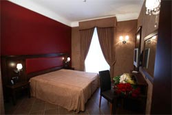 Photo HOTEL  GUIREN a NAPOLI