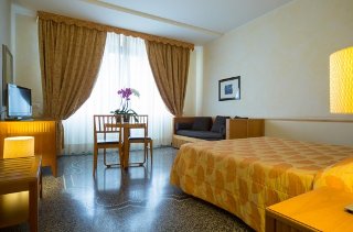 Photo HOTEL VILLA IMPERIALE  a SPOTORNO