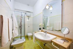 Tasso Suites - foto 8 (Bagno Trilocale)