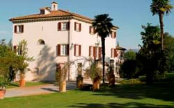 Photo HOTEL ALBERGO VILLA MARTA a LUCCA