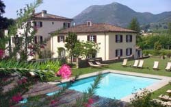 Photo HOTEL ALBERGO VILLA MARTA a LUCCA