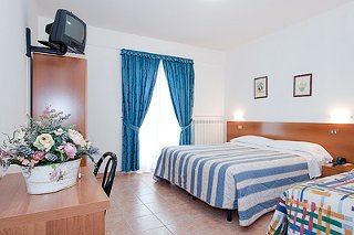 Foto HOTEL ALBERGO DELLA CORTE di PESCASSEROLI