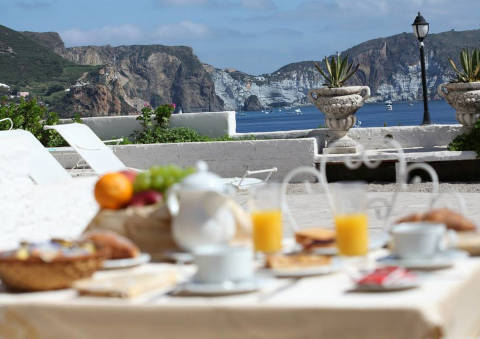 Photo HOTEL  TORRE DEI BORBONI a PONZA