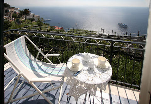 Foto APPARTAMENTI TORRE D'AMALFI CASA VACANZE di AMALFI