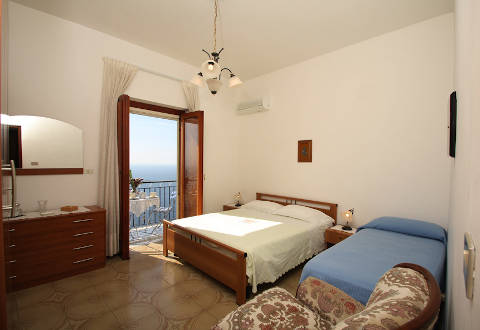 Photo APPARTAMENTI TORRE D'AMALFI CASA VACANZE a AMALFI