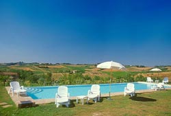 Foto AGRITURISMO LE ROCCHE DI VALIANO di CASTELNUOVO BERARDENGA