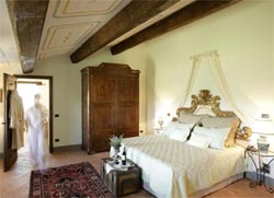 Photo COUNTRYHOUSE LA PALAZZETTA DEL VESCOVO a FRATTA TODINA