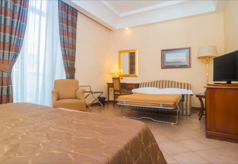 Foto HOTEL  LE CHEMINÈE BUSINESS di NAPOLI