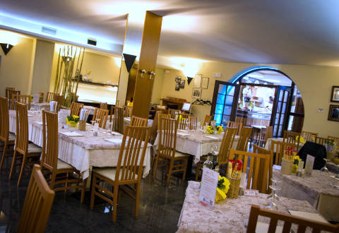 Hotel Cigno - foto 2 (Sala Ristorante Pizzeria)