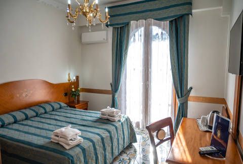 Photo HOTEL VILLA LE ZAGARE RELAIS & SPA a GRAGNANO