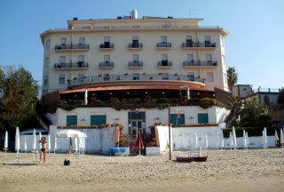 Foto HOTEL GRAND  FAGIANO RISTORANTE di FORMIA