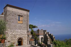 Foto APPARTAMENTI ANTICO CASALE RUOPPO CASE VACANZA di MASSA LUBRENSE