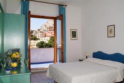 Foto HOTEL  LA BOUGAINVILLE di POSITANO