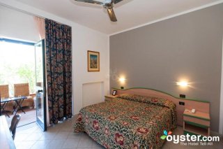 Photo HOTEL ALLE DUNE CLUB  a MARINA DI CASTAGNETO CARDUCCI