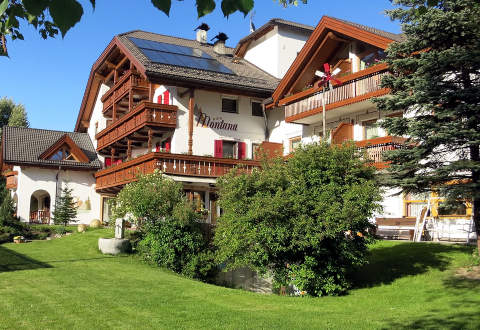 Photo APPARTAMENTI APARTMENTS RESIDENCE MONTANA a RASUN - ANTERSELVA