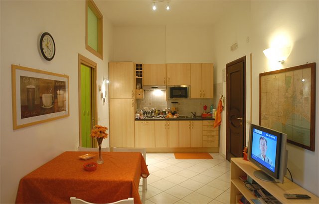 Al Centro È Meglio - foto 3 (Cucina E Living Room)