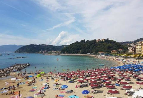 Photo AFFITTACAMERE IN PIAZZETTA DA VASCO a LERICI