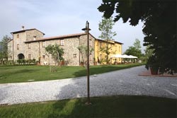 Photo AGRITURISMO APPARTAMENTI ANTICO CASALE  a SARZANA