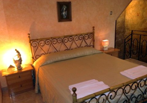 Photo B&B BED AND BREAKFAST GIROSA a CALTAGIRONE