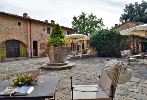 Foto HOTEL BORGO SAN LUIGI di MONTERIGGIONI