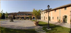 Photo HOTEL RELAIS CASCINA SCOTTINA a CADEO