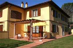 Photo B&B LA RONDINE  a PUGNANO