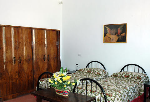 Photo AFFITTACAMERE GUEST HOUSE SANT'AMBROGIO a FIRENZE