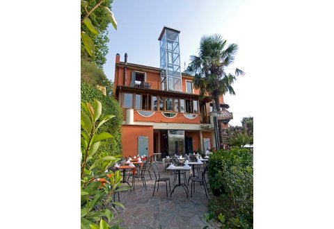 Foto HOTEL ALBERGO BELLAVISTA di LAMPORECCHIO