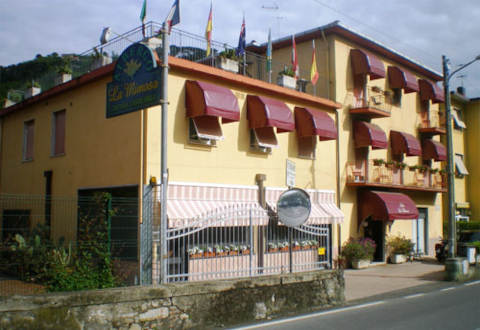 Foto HOTEL LA MIMOSA  RISTORANTE di ARCOLA