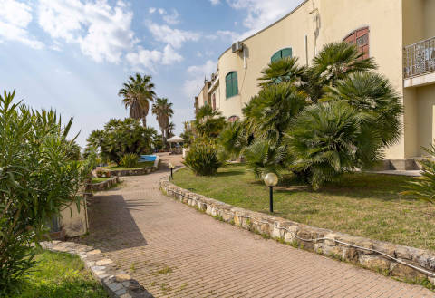 Foto HOTEL  RISTORANTE LUCCIOLA di SANTO STEFANO AL MARE