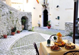 Foto CASA VACANZE OSTELLO ANTICA LOCANDA ARCOS di ANTICOLI CORRADO