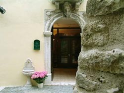 Foto CASA VACANZE OSTELLO ANTICA LOCANDA ARCOS di ANTICOLI CORRADO