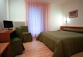 Photo HOTEL GARNI LAGO NEMBIA a SAN LORENZO IN BANALE