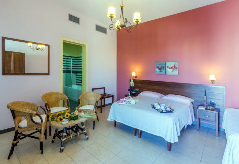 Photo B&B BED AND BREAKFAST LA CHIOCCIOLA a CASTRIGNANO DEL CAPO