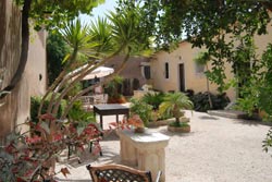 Photo B&B CASALE ROCCA FIORITA a SCOGLITTI