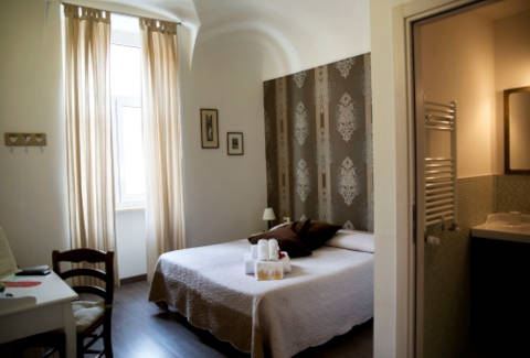 Photo AFFITTACAMERE GUEST HOUSE CASA VICENZA a ROMA